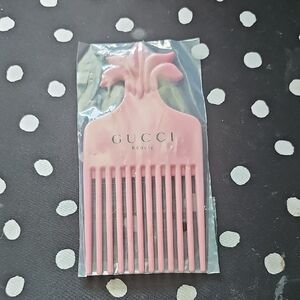 Gucci Pink Wide-Tooth Styling Pick